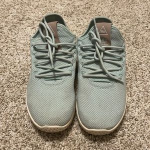 Adidas Pharrell Williams tennis shoes